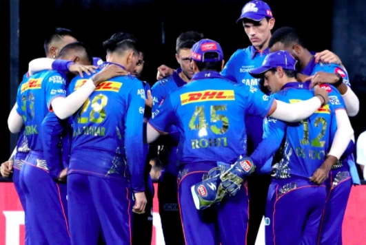 Mumbai pull off another heist, win by 13 runs