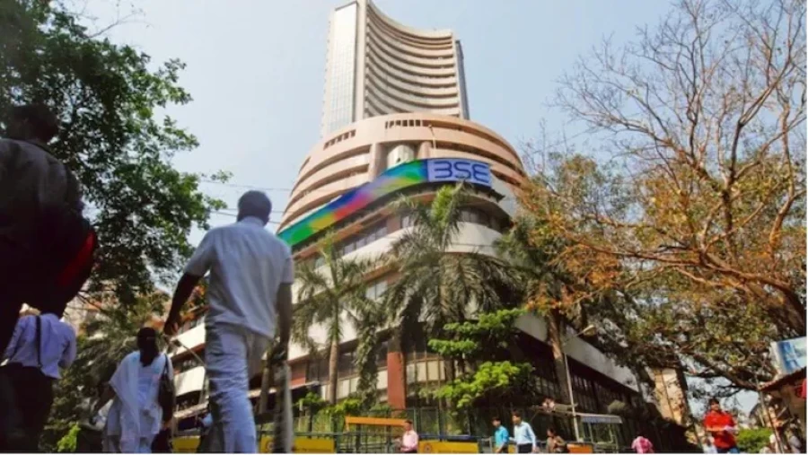 होली पर खुला शेयर बाजार: जानें ट्रेडिंग समय और एमसीएक्स अपडेट।