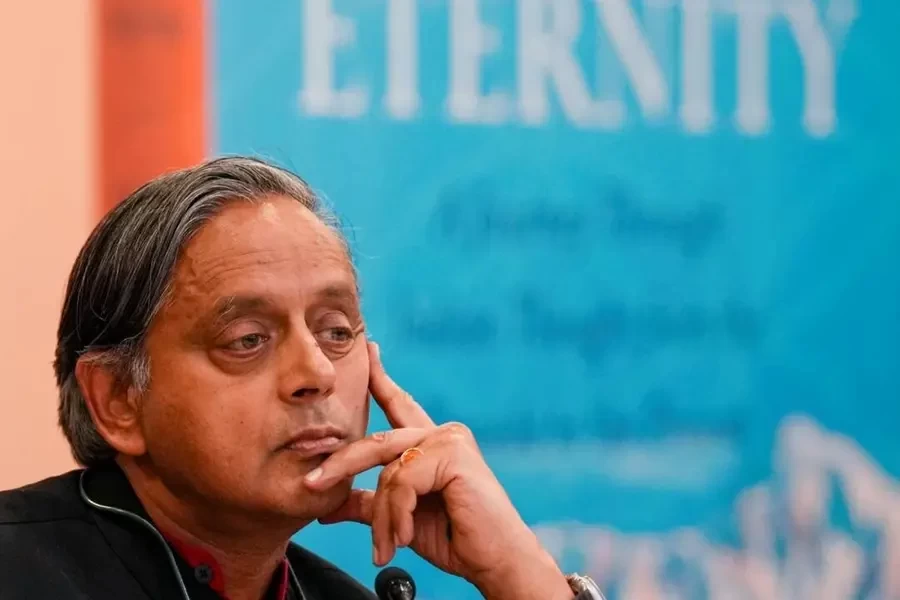 एआई समिट: शशि थरूर ने की सराहना, राहुल गांधी ने बताया पीआर तमाशा