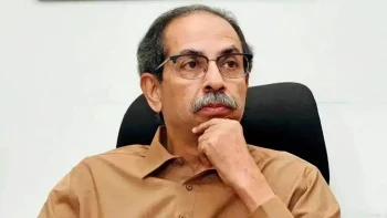 उद्धव ठाकरे की पार्टी में बड़ी टूट: संसदीय दल की बैठक में पहुंचे सिर्फ 3 सांसद, 6 बागियों ने बनाया अलग गुट
