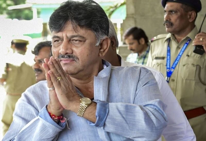 कांग्रेस नेता शिवकुमार की खैरियत जानने तिहाड़ जेल पहुंचीं सोनिया गांधी