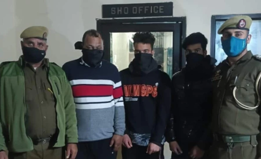 J&K में 5 आतंकी ढेर करने के बाद फंडिंग पर चोट, 43 लाख के साथ 3 दबोचे