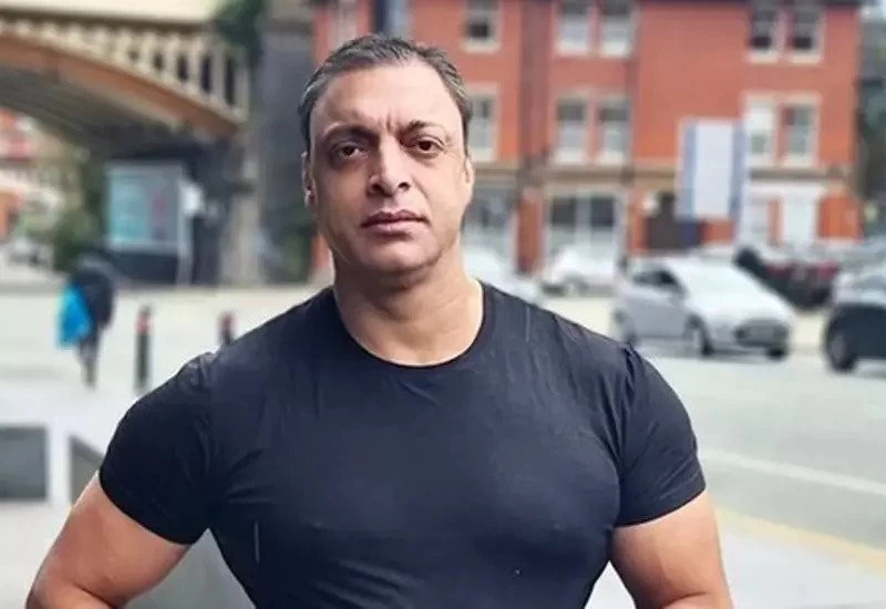 Shoaib Akhtar praised England batsmen after they scored more than 500 runs on day 1