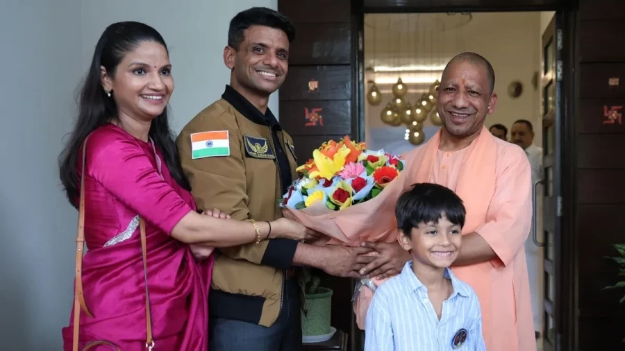 Astronaut Shubhanshu Shukla met CM Yogi, his family was also present