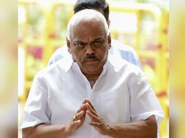 राज्यपाल ने कुमारस्वामी से कहा- शाम 6 बजे तक बहुमत साबित करें 