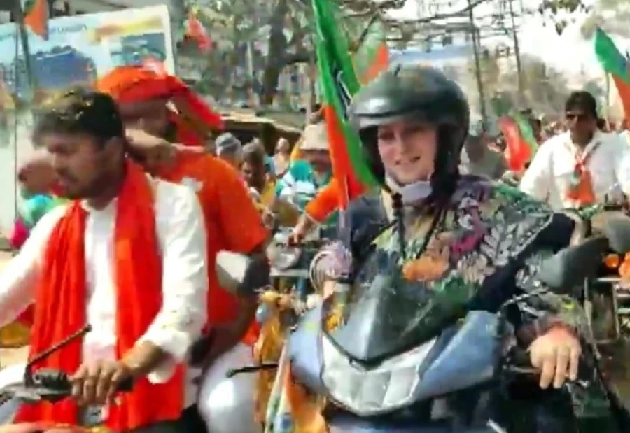 Day after Mamata Banerjee, Smriti Irani rides scooter in Bengal