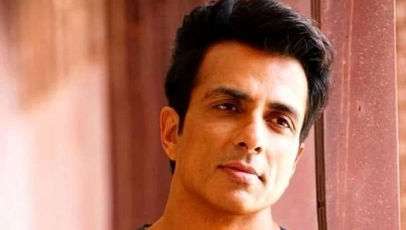 Income Tax Officer in Sonu Sood premises Aam Aadmi Party alleges – trying to intimidate