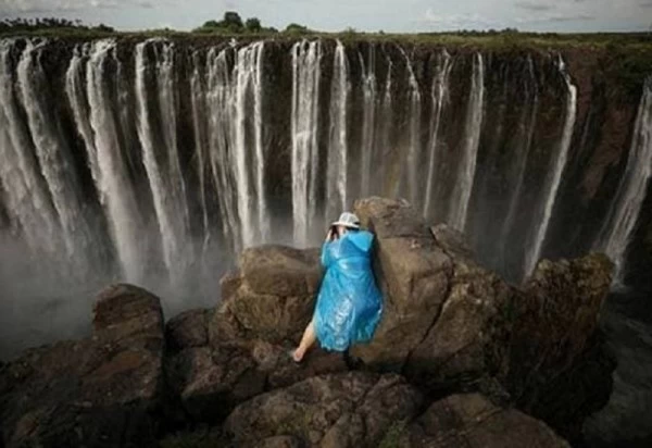 जलवायु परिवर्तन से सूख गया दुनिया का सबसे चौड़ा वॉटरफॉल विक्टोरिया 