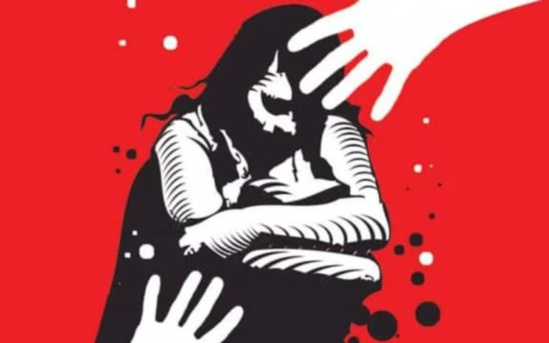 Surat unknown threatened boyfriend gang rape with girl