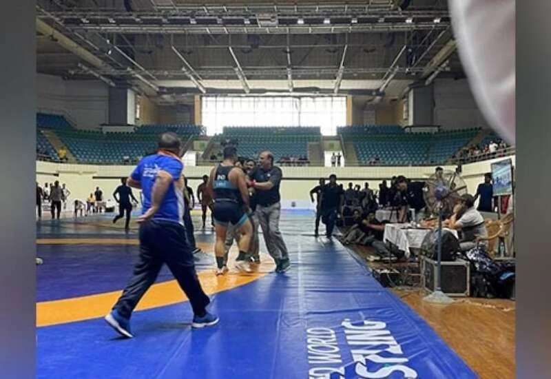 Shameful act of Indian wrestler Satender Malik, assault with referee... Life ban imposed
