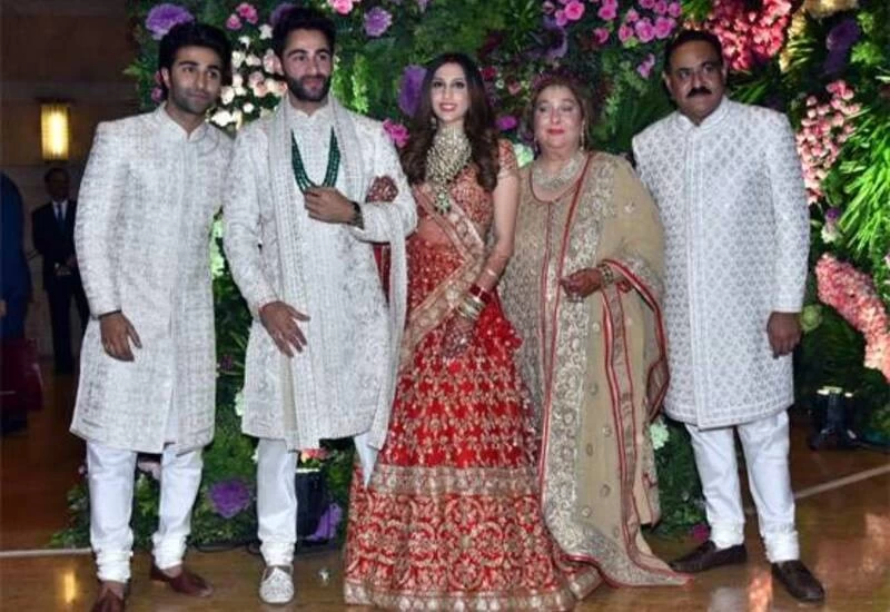 करीना की भाभी बनेंगी तारा सुतारिया? अरमान की शादी में मिली हरी झंडी