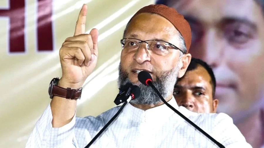 Owaisi's big claim in Hyderabad - RSS people are working for Congress.