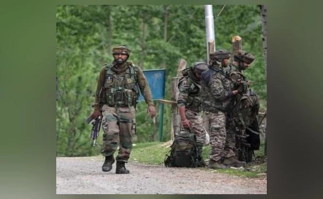 कश्मीर में 24-घंटों के भीतर मारे गए 3 आतंकी, 1 को मिली थी फिदायीन हमले की ज़िम्मेदारी