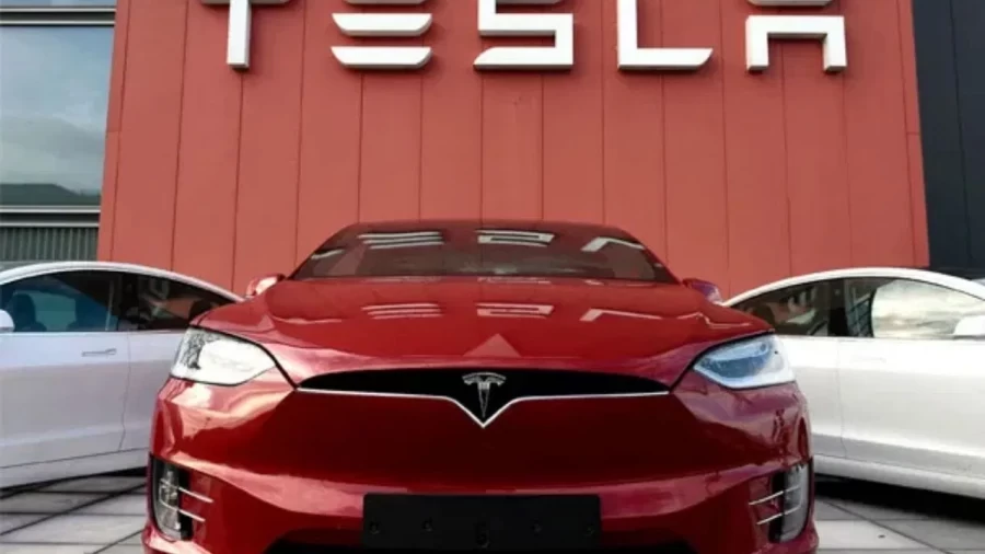Tesla's self-driving car caused an accident, questions raised on technology