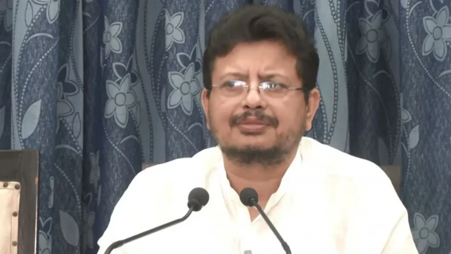 पश्चिम बंगाल विधानसभा का बड़ा एक्शन: 10 बागी TMC विधायकों को अयोग्यता का नोटिस जारी