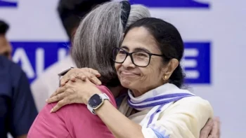 Mamata Banerjee Offers To Lead INDIA Alliance Amidst Massive TMC Internal Rebellion