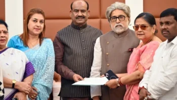 Lok Sabha Speaker Issues Notice To 20 Rebel TMC MPs Following SC Order