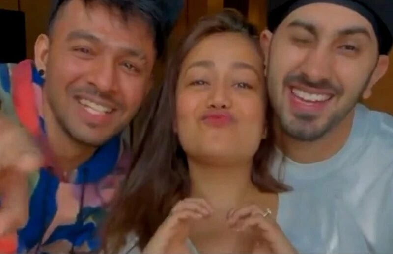 Neha Kakkar Video With Tony Kakkar And Rohanpreet Singh On Oh Sanam Song