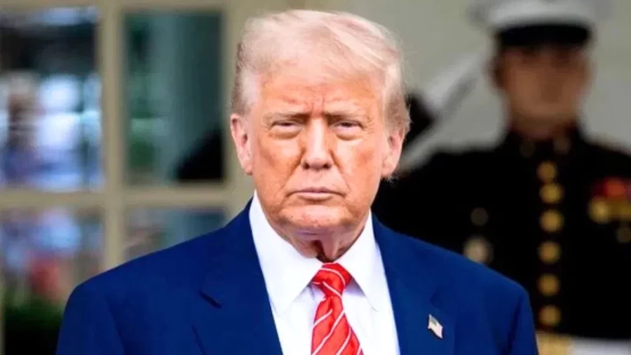 Trump Defends Tariffs, Promises $2000 Dividend to Every American, Calls Opponents 'Fools'