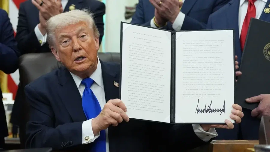 Trump Signs 100 Percent Tariff Bill Against Russia Oil Buyers, India Impacted