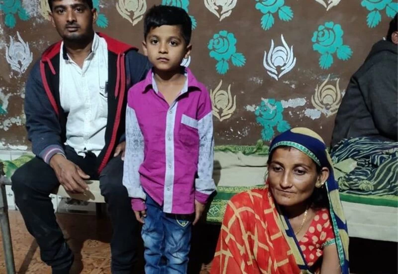 माँ के साहस के आगे हारा तेंदुआ, आंखों में धूल-मिट्टी डालकर बेटे को बचाया