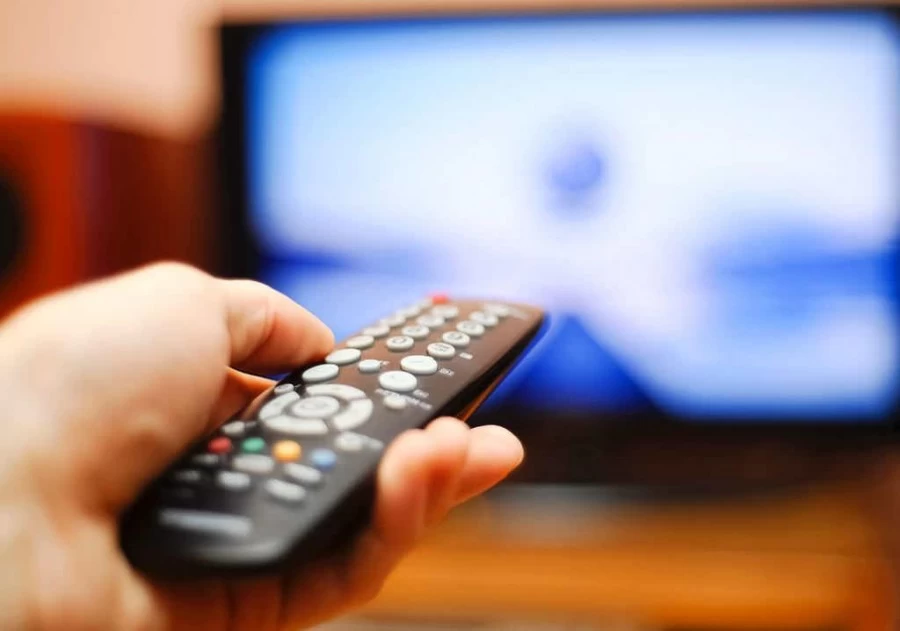 हिंदी सीरियल में टाइटल, कास्ट व क्रेडिट हिंदी में भी दिखाएं: चैनलों से सरकार