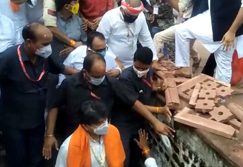 महाकाल की शाही सवारी के दौरान बड़ा हादसा टला, बाल-बाल बचे Scindia