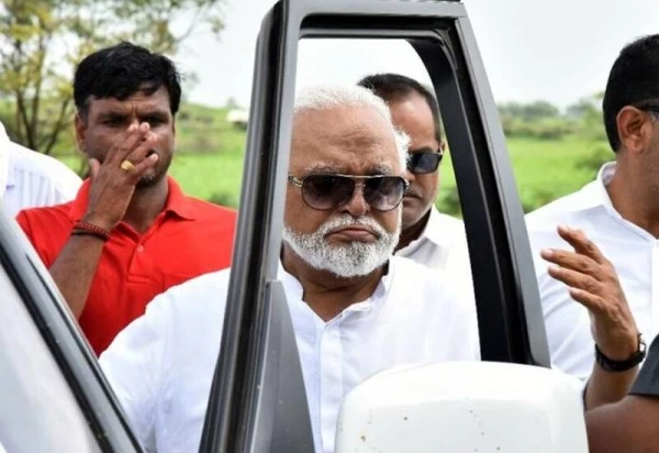 ये नेता कभी सब्जी बेचकर करते थे अपना गुजरा, अब उद्धव सरकार में बने मंत्री