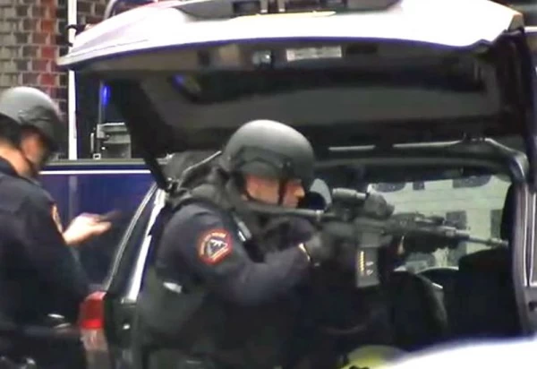 Firing in cemeteries and supermarkets in New Jersey, 6 killed including police officer