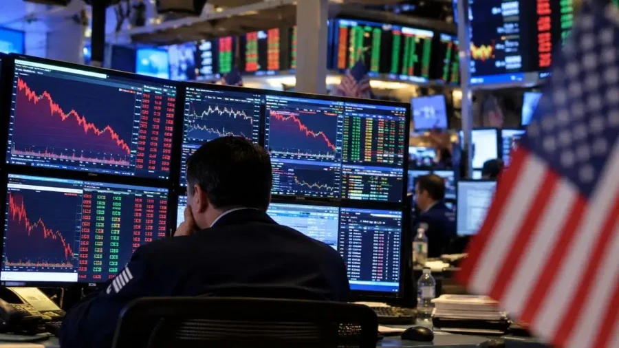 US tech stocks crash heavily as Nvidia and Intel drop, raising AI bubble fears