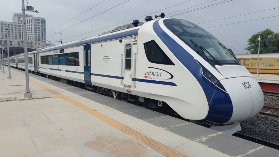 Vande Bharat Train Vande Bharat Express ran for the first time on the