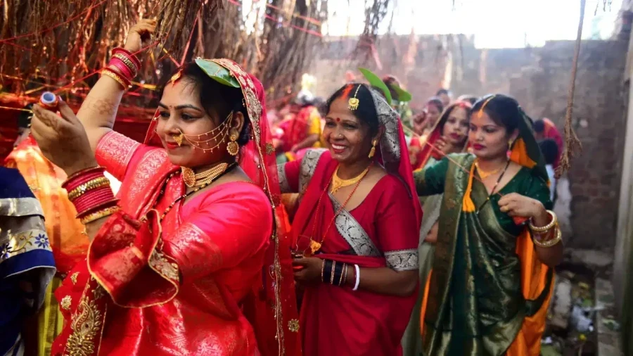 वट सावित्री व्रत 2026: बांस के पंखे खरीदने की परंपरा और पौराणिक महत्व