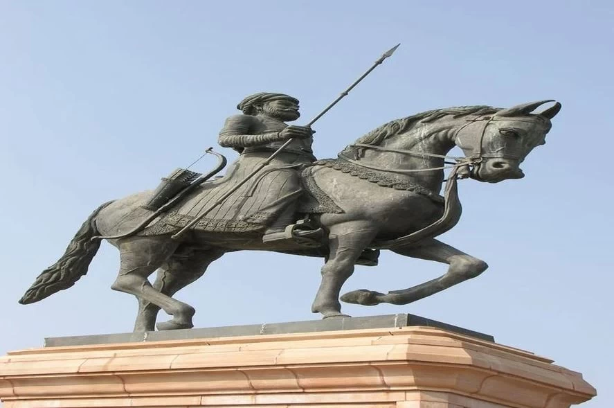 जयपुर में हुई दुर्गादास की 1400KG की प्रतिमा तैयार रक्षा मंत्री बोले- हम जो कहते हैं, वह करते हैं