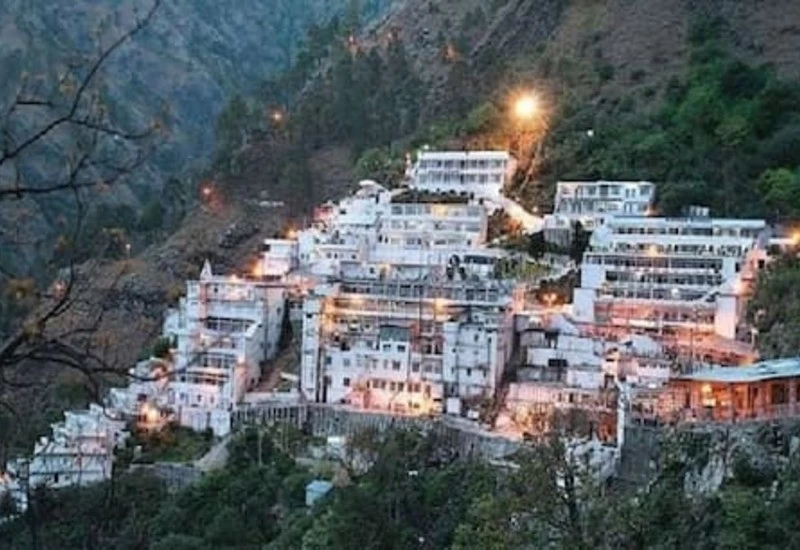 अब J&K के बाहर के 500 श्रद्धालु रोजाना कर पाएंगे मां वैष्णो देवी के दर्शन