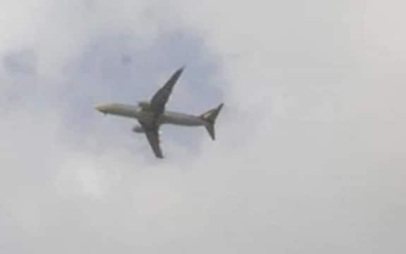 Pilot dies after falling from plane without parachute in north carolina