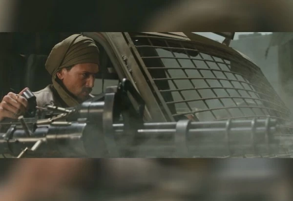 वॉर में दुनिया की सबसे शक्तिशाली मशीन गन गैटलिंग चलाते दिखेंगे टाइगर श्रॉफ