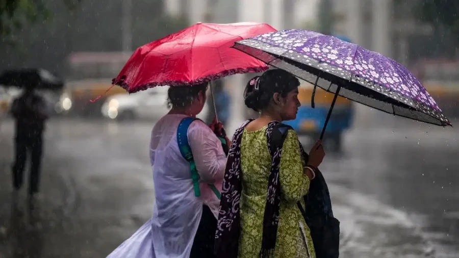 Delhi Weather Update: अगले 5 दिन आंधी और बारिश का अलर्ट, यूपी और पंजाब समेत 20 राज्यों में चेतावनी