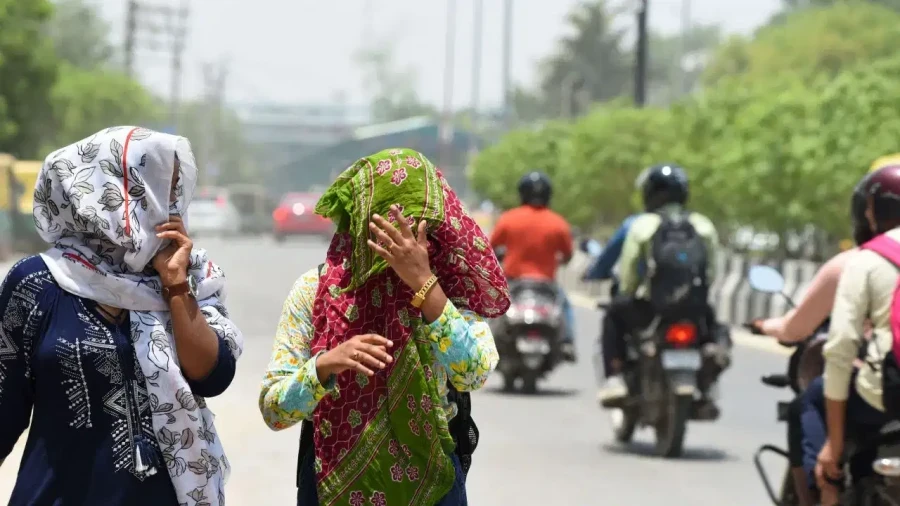 Delhi NCR Heatwave: Temperatures To Cross 45 Degrees, IMD Issues Yellow Alert