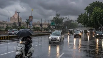 मानसून की रफ्तार थमी: 372 जिलों में बारिश की कमी, खेती पर संकट गहराया