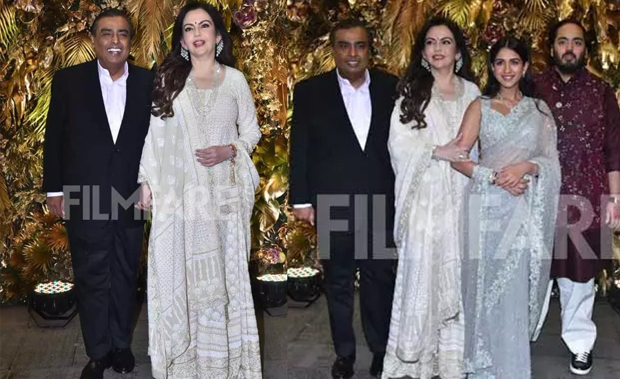 Anant Ambani, Mukesh Ambani, Nita Ambani At Wedding Reception