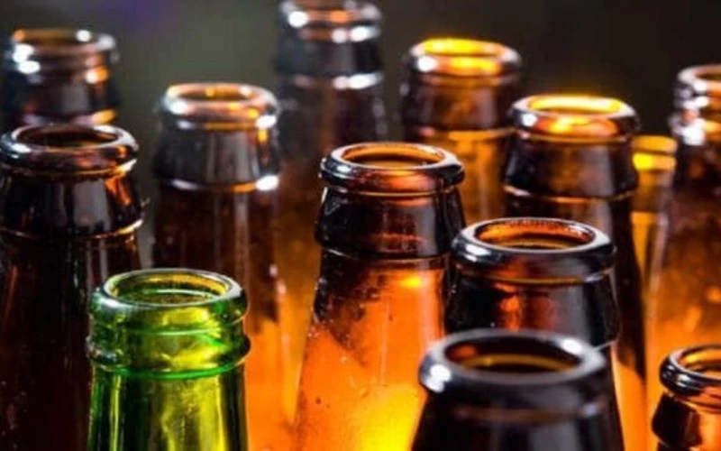 जहरीली शराब पीने से 21 लोगों की मौत, जांच के लिए बनाई गई SIT