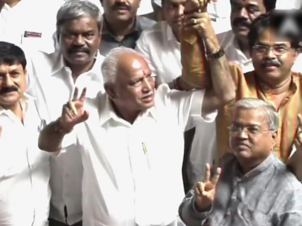 कुमारस्वामी सरकार गिरी; फ्लोर टेस्ट में कांग्रेस-जेडीएस के पक्ष में 99 और विरोध में 105 वोट पड़े